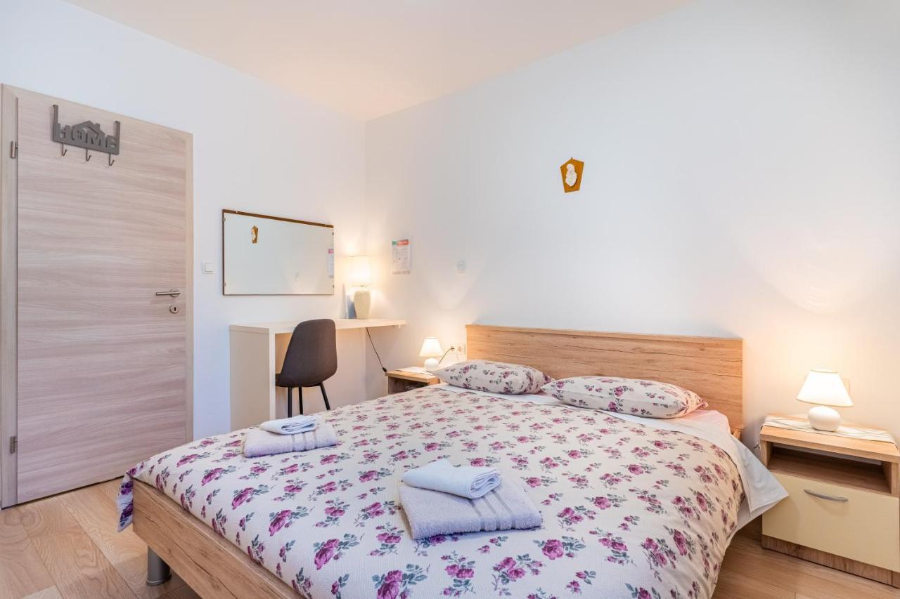 Room Laudina Cres Exterior photo